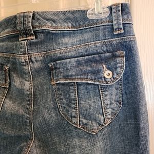 Tommy Hilfiger original denim jeans cute butt flap pockets